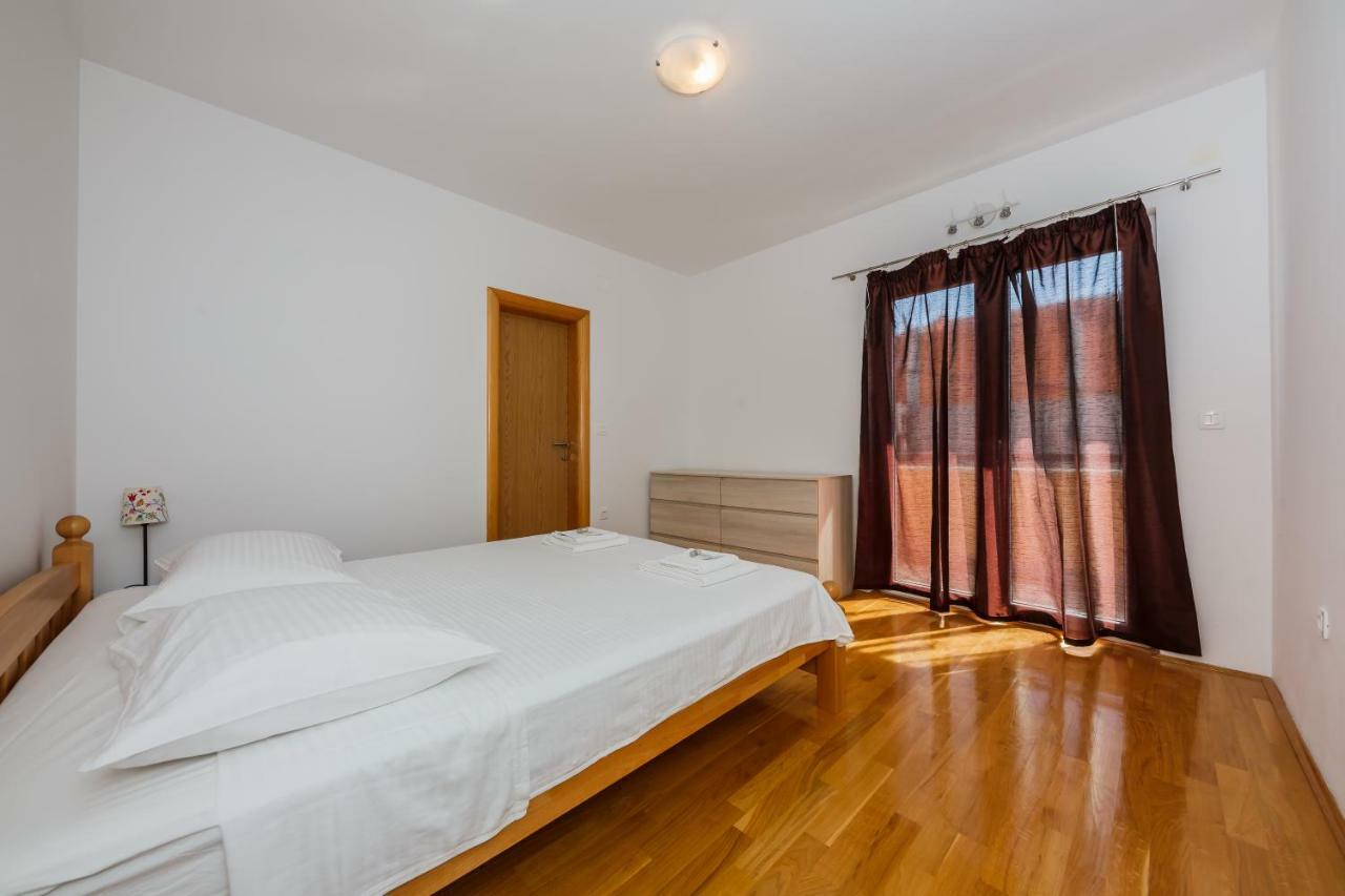 Apartments Selak Split Bagian luar foto