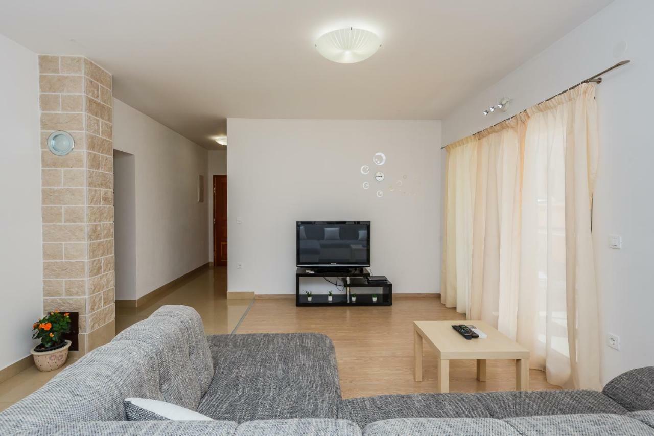 Apartments Selak Split Bagian luar foto