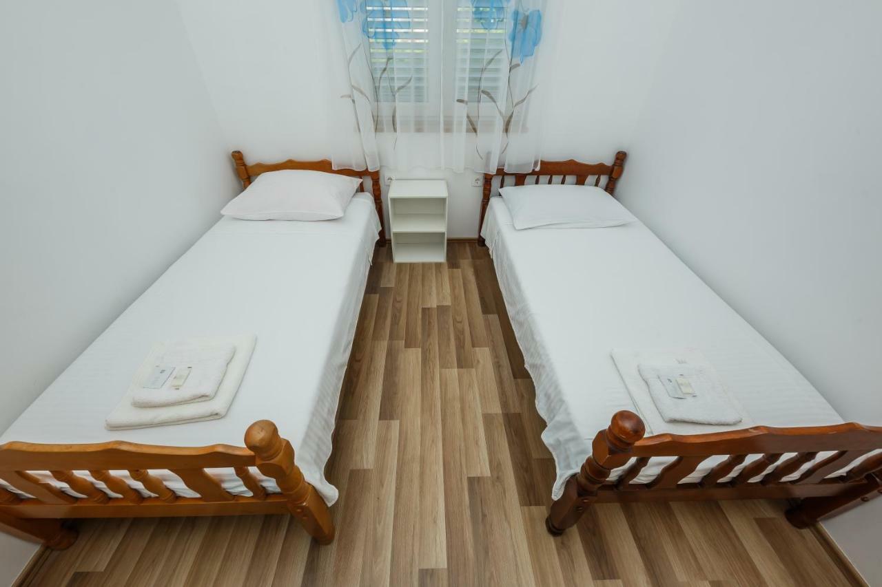 Apartments Selak Split Bagian luar foto